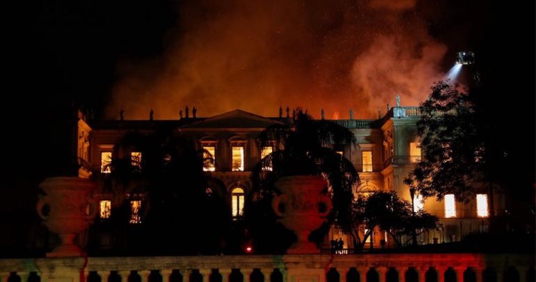 Σπουδαία πολιτιστικά μνημεία που παραδόθηκαν στις φλόγες Σπουδαία πολιτιστικά μνημεία που παραδόθηκαν στις φλόγες