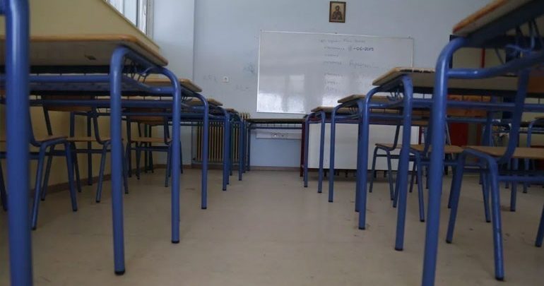 Ενισχύονται με σύγχρονο τεχνολογικό εξοπλισμό 2.094 σχολικές μονάδες της Αττικής Ενισχύονται με σύγχρονο τεχνολογικό εξοπλισμό 2.094 σχολικές μονάδες της Αττικής