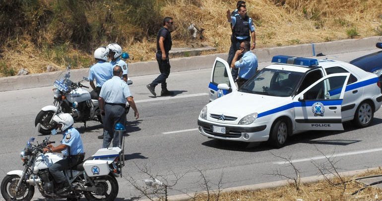 Επεισοδιακή σύλληψη τριών διακινητών - Εμβόλισαν οχήματα της ΕΛΑΣ Επεισοδιακή σύλληψη τριών διακινητών - Εμβόλισαν οχήματα της ΕΛΑΣ