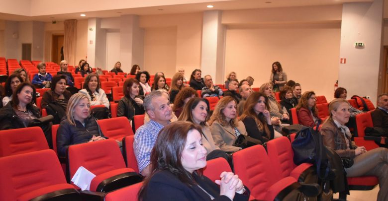 Για σημαντικά θέματα της εφηβείας ενημερώθηκαν Λαρισαίοι γονείς (φωτο) Για σημαντικά θέματα της εφηβείας ενημερώθηκαν Λαρισαίοι γονείς (φωτο)
