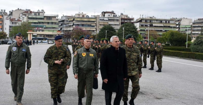 Αποστολάκης: Ανοιχτό το ενδεχόμενο να έρθουν και τα μη επανδρωμένα αμερικάνικα Global Hawk στη Λάρισα Αποστολάκης: Ανοιχτό το ενδεχόμενο να έρθουν και τα μη επανδρωμένα αμερικάνικα Global Hawk στη Λάρισα