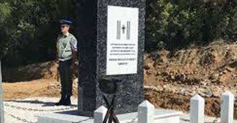 Ετήσιο τρισάγιο στο μνημείο του Σαρανταπόρου Ετήσιο τρισάγιο στο μνημείο του Σαρανταπόρου