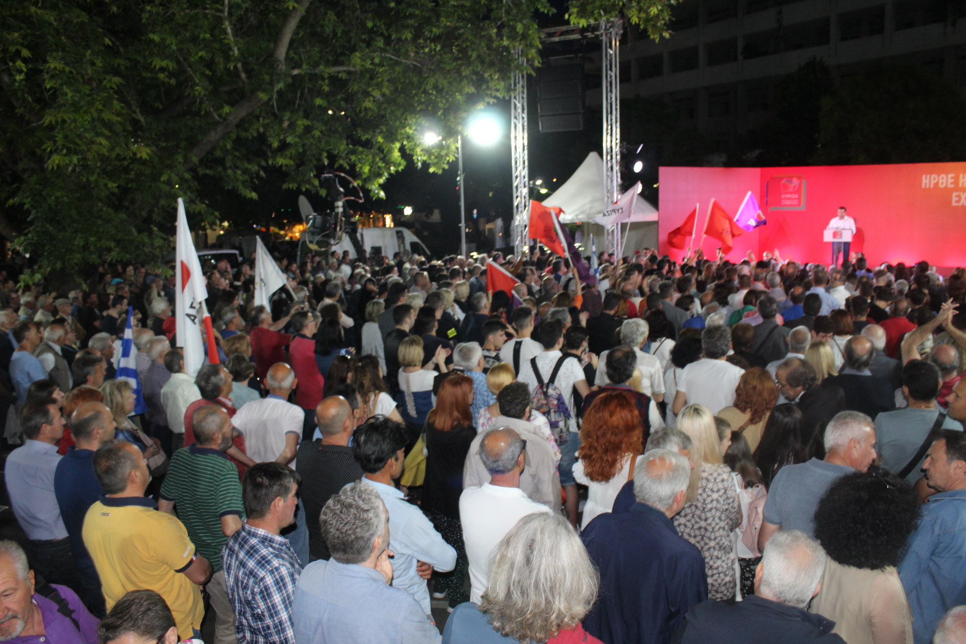 Δείτε φωτορεπορτάζ από την Κεντρική πλατεία της Λάρισας