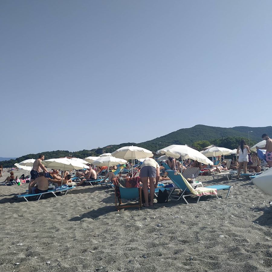 Γέμισαν οι παραλίες της Λάρισας - επιτέλους καλοκαίρι! (φωτό)