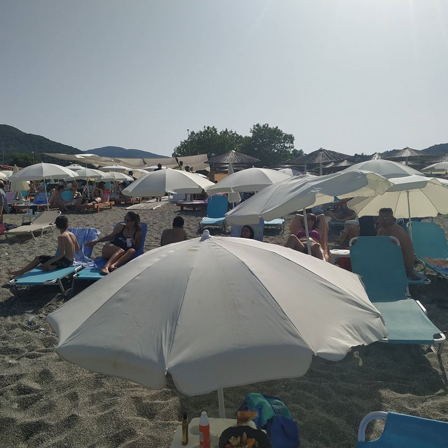Γέμισαν οι παραλίες της Λάρισας - επιτέλους καλοκαίρι! (φωτό)