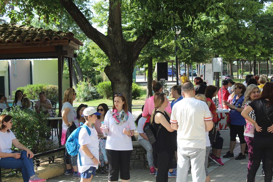 Πλήθος Λαρισαίων «Περπάτησε για τον καρκίνο» στον Πηνειό το πρωί της Κυριακής (φωτο)