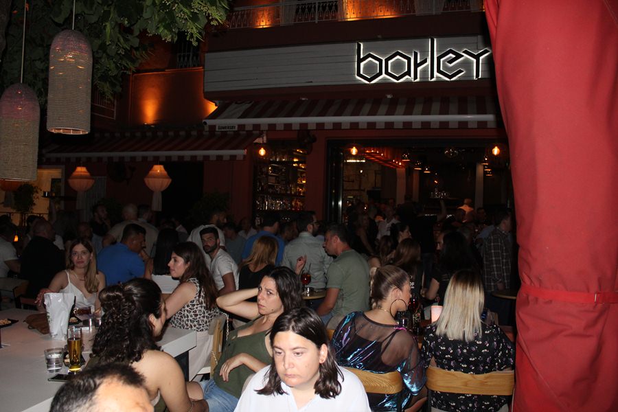 Χαλαρή βραδιά επικοινωνίας με πλήθος κόσμου για τον Γιώργο Κατσιαντώνη - Πλούσιο Φωτορεπορτάζ