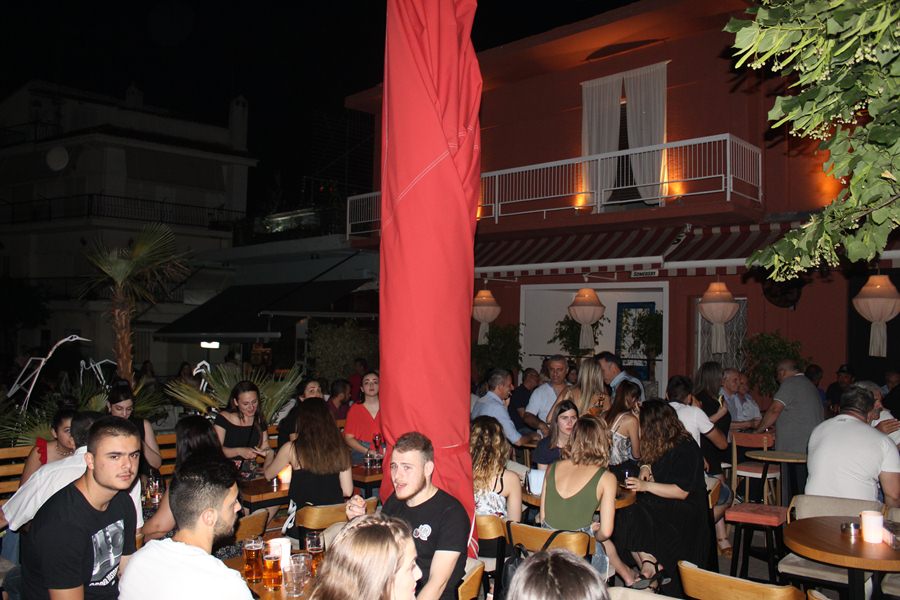 Χαλαρή βραδιά επικοινωνίας με πλήθος κόσμου για τον Γιώργο Κατσιαντώνη - Πλούσιο Φωτορεπορτάζ