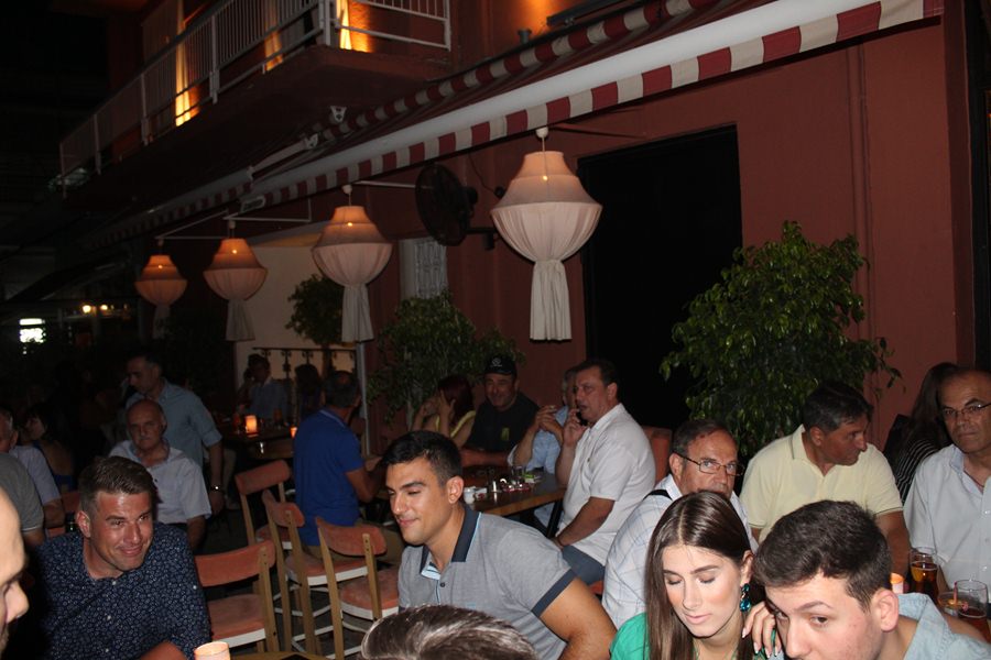 Χαλαρή βραδιά επικοινωνίας με πλήθος κόσμου για τον Γιώργο Κατσιαντώνη - Πλούσιο Φωτορεπορτάζ