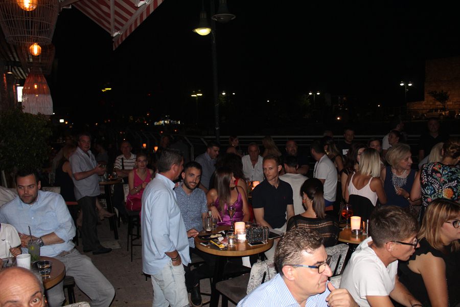 Χαλαρή βραδιά επικοινωνίας με πλήθος κόσμου για τον Γιώργο Κατσιαντώνη - Πλούσιο Φωτορεπορτάζ