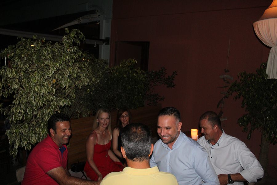 Χαλαρή βραδιά επικοινωνίας με πλήθος κόσμου για τον Γιώργο Κατσιαντώνη - Πλούσιο Φωτορεπορτάζ