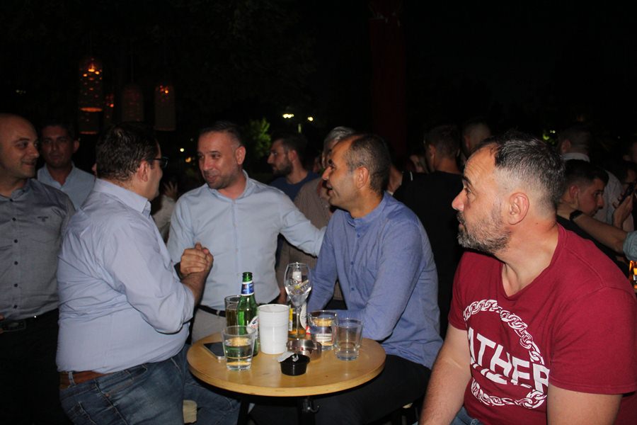 Χαλαρή βραδιά επικοινωνίας με πλήθος κόσμου για τον Γιώργο Κατσιαντώνη - Πλούσιο Φωτορεπορτάζ