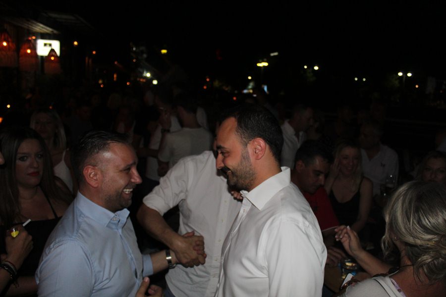 Χαλαρή βραδιά επικοινωνίας με πλήθος κόσμου για τον Γιώργο Κατσιαντώνη - Πλούσιο Φωτορεπορτάζ