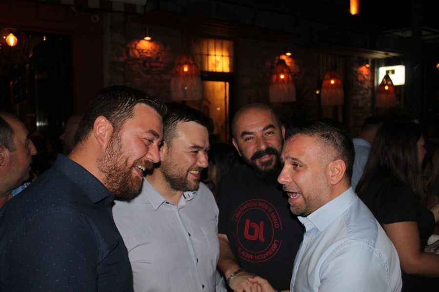 Χαλαρή βραδιά επικοινωνίας με πλήθος κόσμου για τον Γιώργο Κατσιαντώνη - Πλούσιο Φωτορεπορτάζ