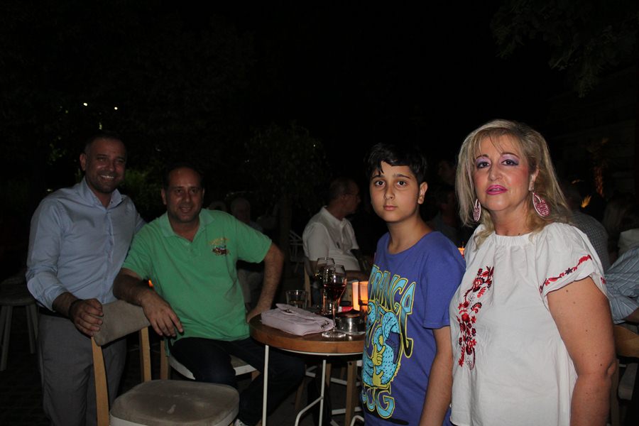 Χαλαρή βραδιά επικοινωνίας με πλήθος κόσμου για τον Γιώργο Κατσιαντώνη - Πλούσιο Φωτορεπορτάζ