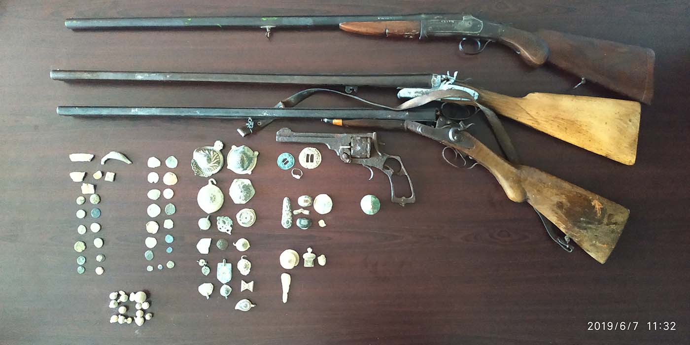 Έπιασαν αρχαιοκάπηλο με αμύθητης αξίας θησαυρό στον Τύρναβο! (φωτό)