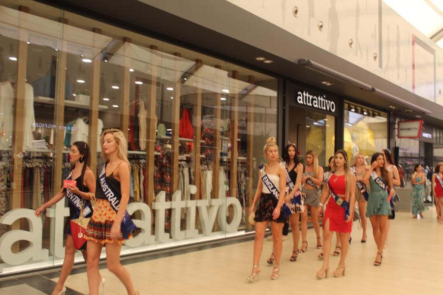 «Πλημμύρισε» καλλονές το Fashion City Outlet (φωτο)