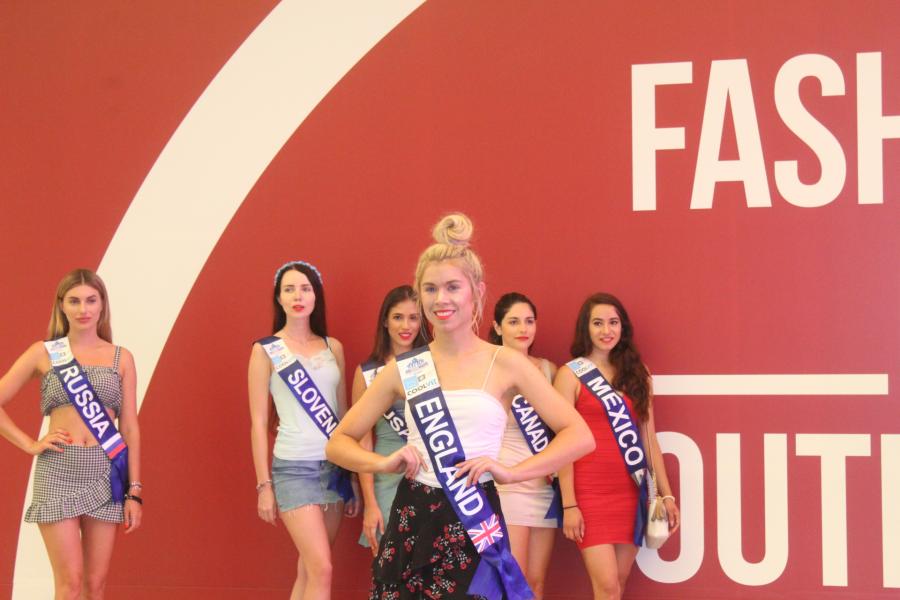 «Πλημμύρισε» καλλονές το Fashion City Outlet (φωτο)