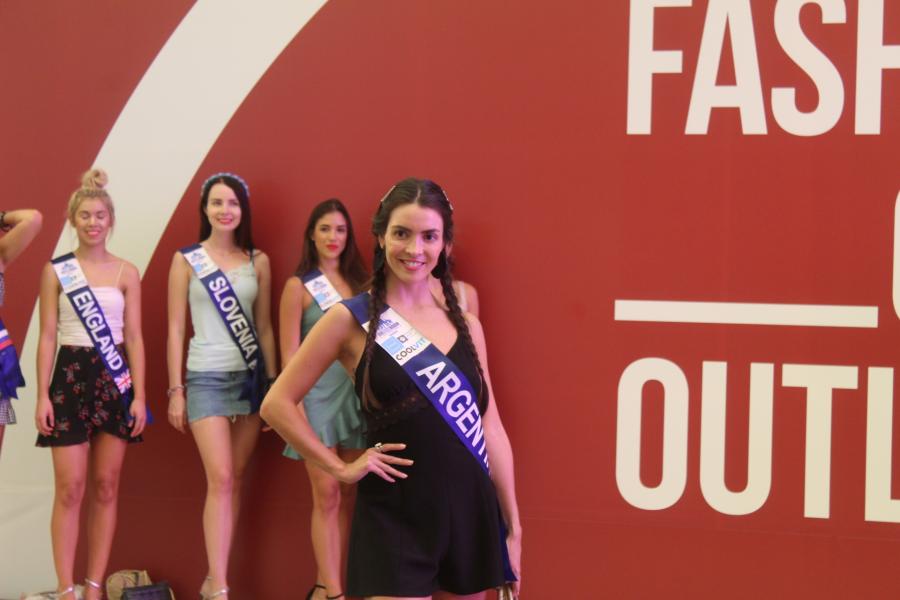 «Πλημμύρισε» καλλονές το Fashion City Outlet (φωτο)