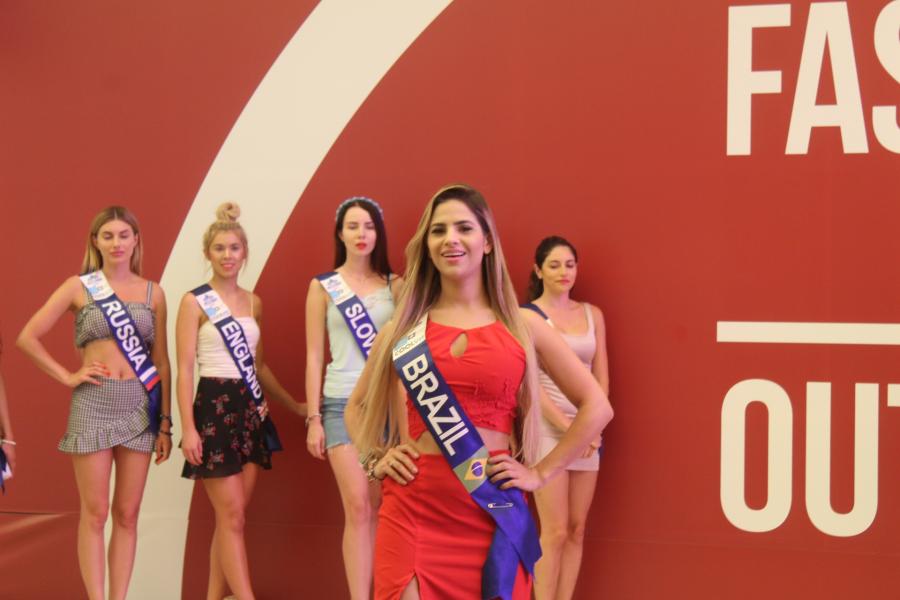 «Πλημμύρισε» καλλονές το Fashion City Outlet (φωτο)