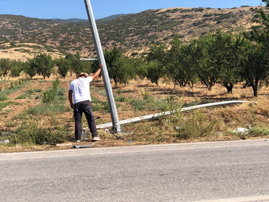 Δείτε φωτογραφίες από το θανατηφόρο που βύθισε τη Λάρισα στη θλίψη – Σκοτώθηκαν δύο νέοι (φωτο)