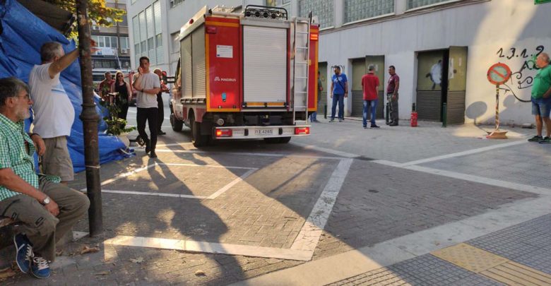 Ισχυρή έκρηξη στα δικαστήρια της Λάρισας - Χωρίς ρεύμα μέρος του κέντρου και συνοικιών της πόλης (φωτό - video)