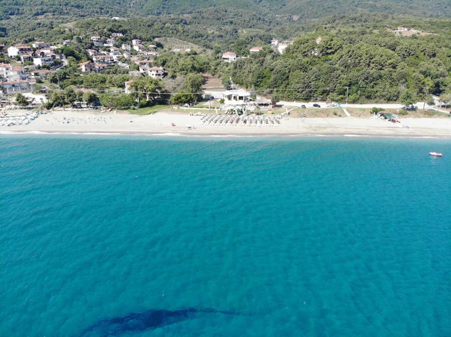 «Όταν κοιτάς από ψηλά…» τα παράλια της Λάρισας είναι …θεϊκά (φωτο)