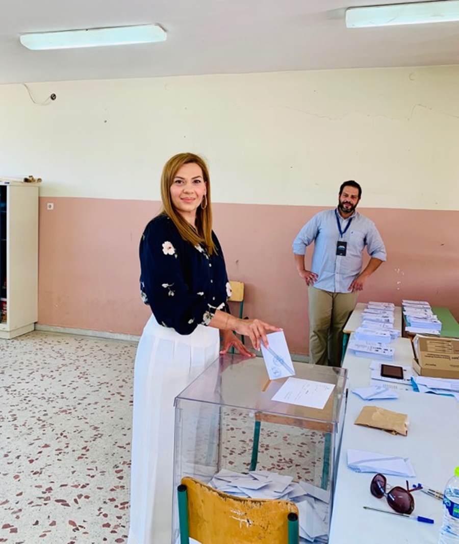 Ψήφισε η Στέλλα Μπίζιου: «Οι Έλληνες υπεύθυνα και συνειδητά παίρνουν την Ελλάδα στα χέρια τους»