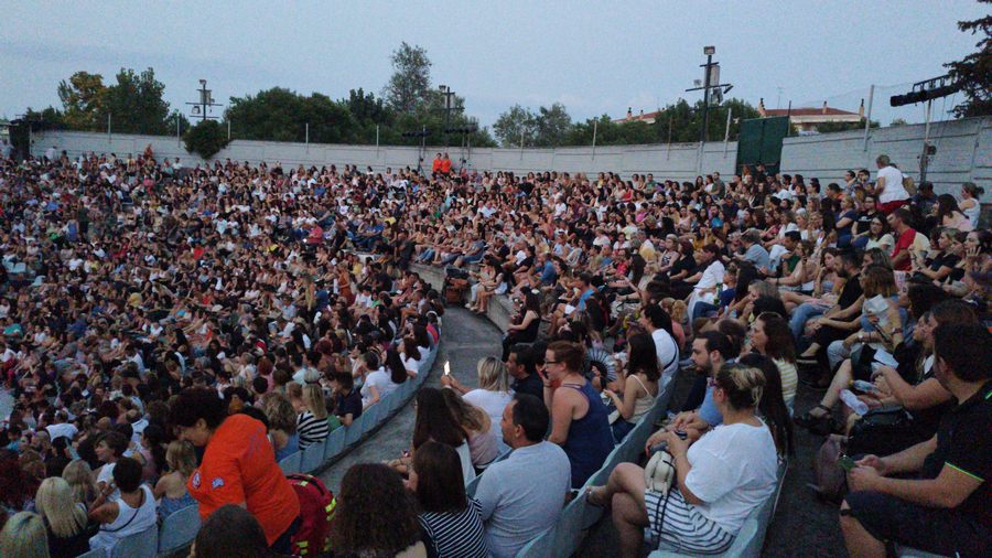 Το αδιαχώρητο για τη «Βερβερίτσα» του Νίκου Μουτσινά στο Κηποθέατρο Αλκαζάρ (φωτο)