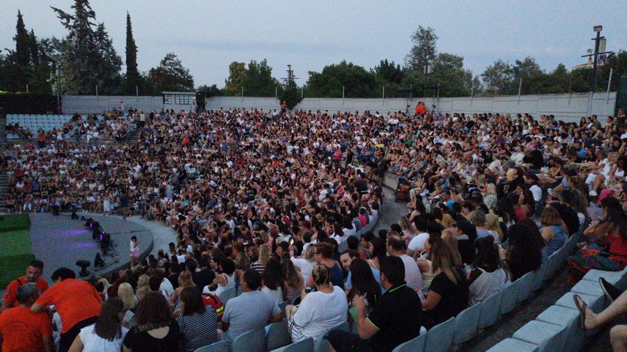 Το αδιαχώρητο για τη «Βερβερίτσα» του Νίκου Μουτσινά στο Κηποθέατρο Αλκαζάρ (φωτο)