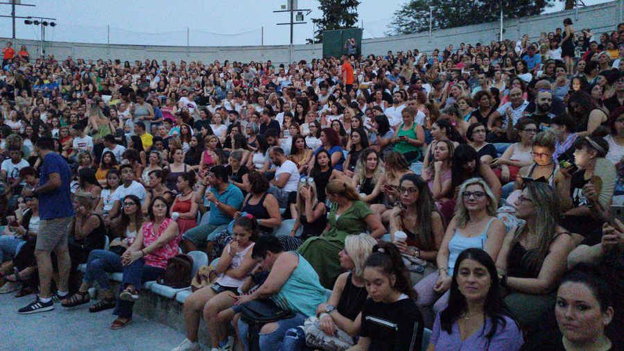 Το αδιαχώρητο για τη «Βερβερίτσα» του Νίκου Μουτσινά στο Κηποθέατρο Αλκαζάρ (φωτο)