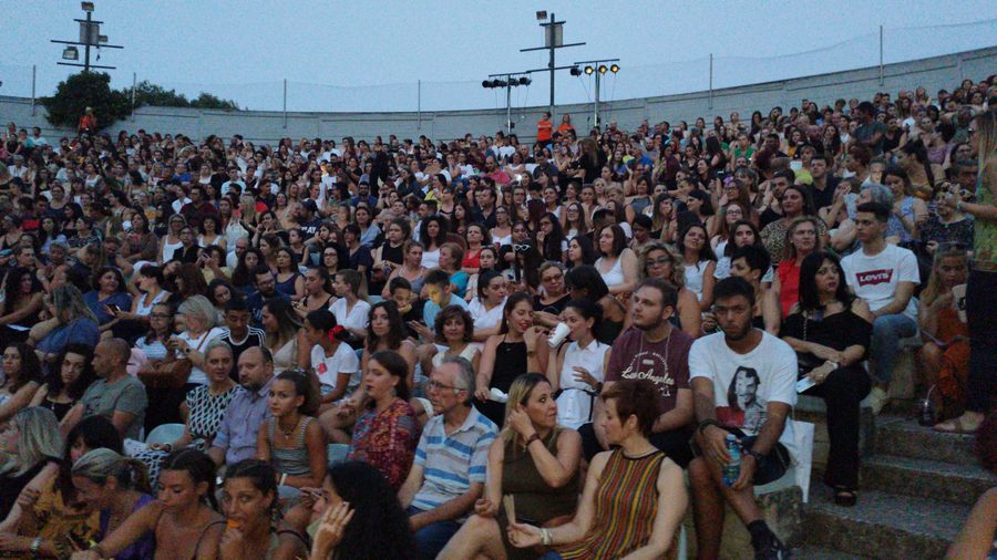 Το αδιαχώρητο για τη «Βερβερίτσα» του Νίκου Μουτσινά στο Κηποθέατρο Αλκαζάρ (φωτο)