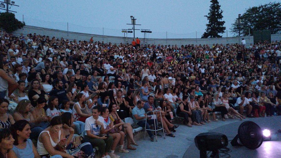 Το αδιαχώρητο για τη «Βερβερίτσα» του Νίκου Μουτσινά στο Κηποθέατρο Αλκαζάρ (φωτο)