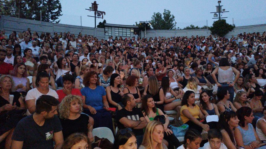 Το αδιαχώρητο για τη «Βερβερίτσα» του Νίκου Μουτσινά στο Κηποθέατρο Αλκαζάρ (φωτο)