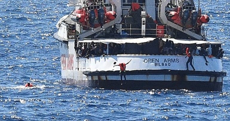 που είναι η Κάντις ακκόλα που χρονολογείται
