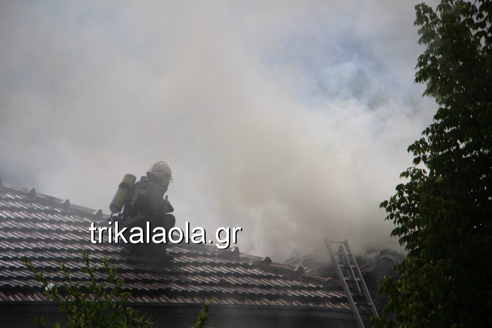 Καίγεται οικία και αχυρώνας στο Βαλτινό Τρικάλων (φωτο - βίντεο)