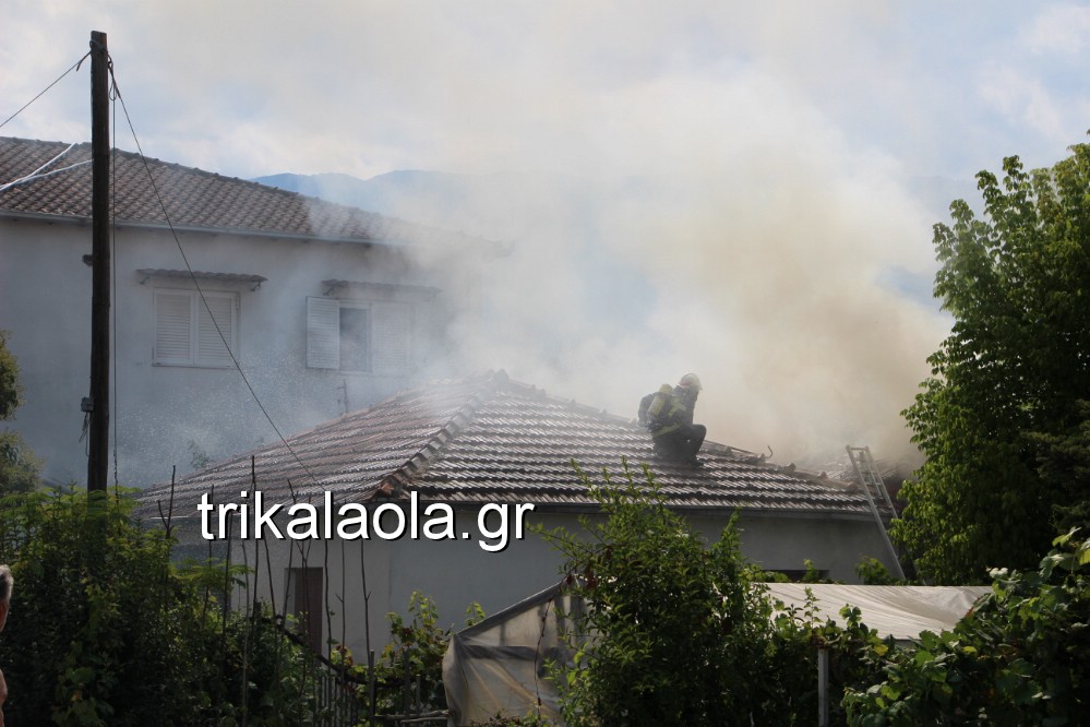 Καίγεται οικία και αχυρώνας στο Βαλτινό Τρικάλων (φωτο - βίντεο)