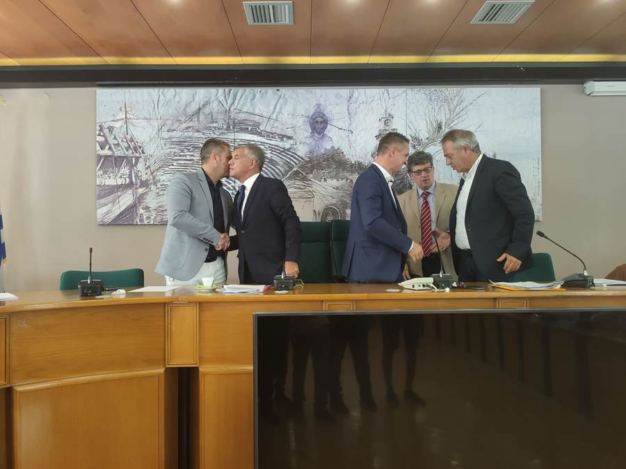 Ο Βασίλης Πινακάς πρόεδρος του νέου Περιφερειακού Συμβουλίου Θεσσαλίας - Δείτε το νέο προεδρείο (φωτο)