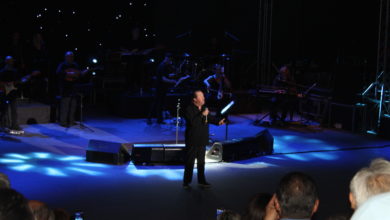 Πλοηγός στο... «Ταξίδι του Έρωτα» ο Γιάννης Πάριος στο κατάμεστο Κηποθέατρο Αλκαζάρ (φωτο - βίντεο)