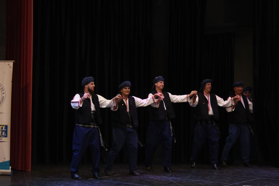 Ξεσήκωσε τους Λαρισαίους το 16ο Φεστιβάλ Παραδοσιακών Χορών της ΠΕΕ - ΟΤΕ στη Δημοτική Πινακοθήκη (φωτο - βίντεο)