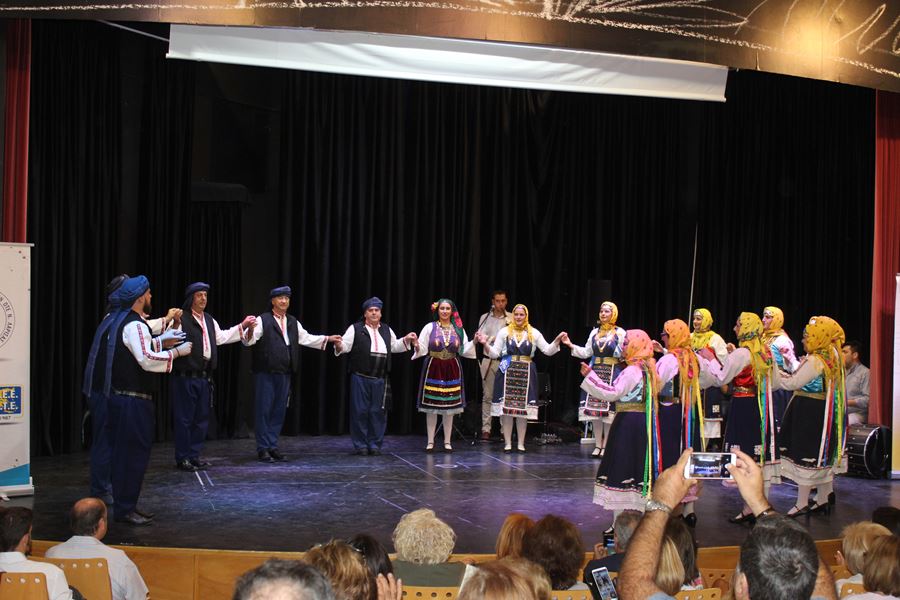 Ξεσήκωσε τους Λαρισαίους το 16ο Φεστιβάλ Παραδοσιακών Χορών της ΠΕΕ - ΟΤΕ στη Δημοτική Πινακοθήκη (φωτο - βίντεο)