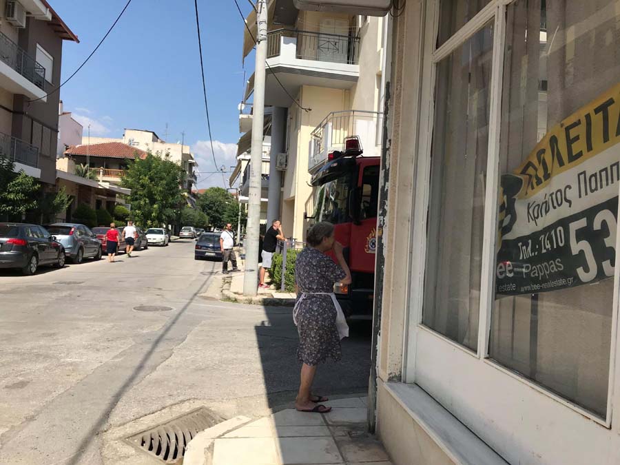 Στο πόδι γειτονιά στη Λάρισα από έκρηξη σε σπίτι - Δείτε φωτογραφίες