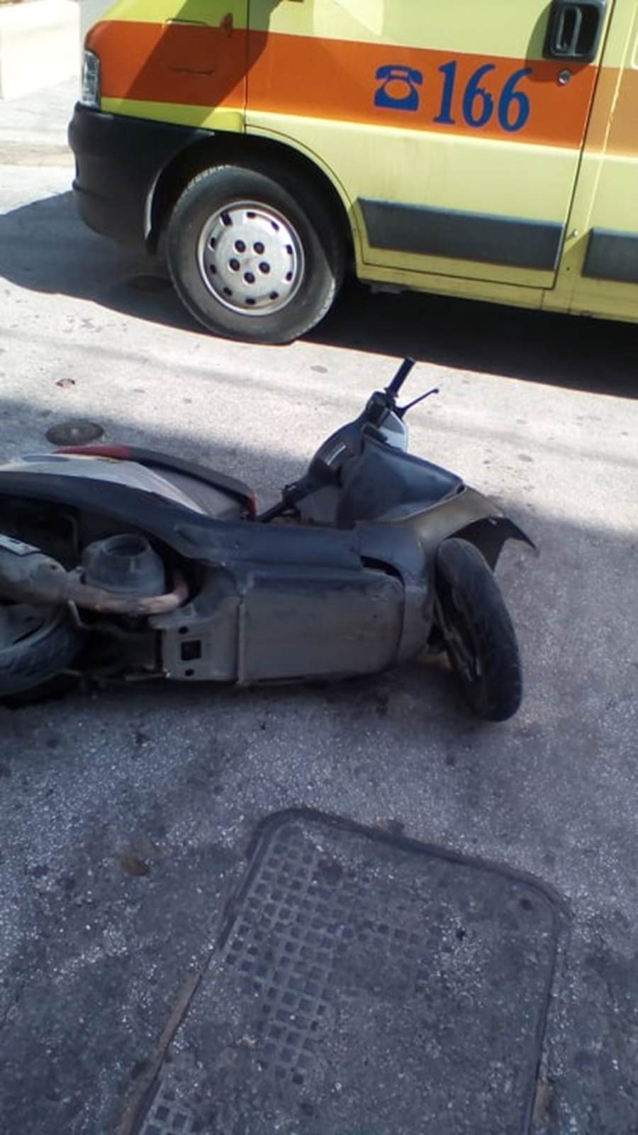 Σύγκρουση ΙΧ αυτοκινήτου με μοτοσικλέτα στη Λάρισα – Στο Πανεπιστημιακό Νοσοκομείο ένας τραυματίας (φωτο)