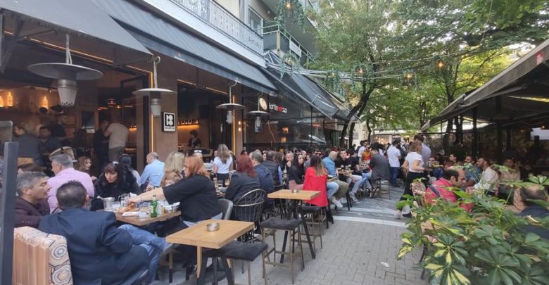 «Βούλιαξαν» τα café και τα τσιπουράδικα στη Λάρισα αμέσως μετά την παρέλαση (φωτο) «Βούλιαξαν» τα café και τα τσιπουράδικα στη Λάρισα αμέσως μετά την παρέλαση (φωτο)