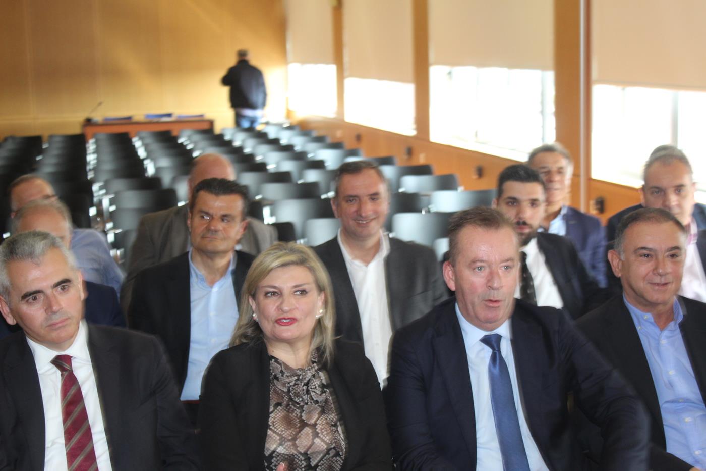 Έρχονται νέοι πρόσφυγες στη Λάρισα και θα μείνουν σε ξενοδοχεία – Τι ειπώθηκε στη σύσκεψη με Χρυσοχοΐδη (φωτό - βίντεο)