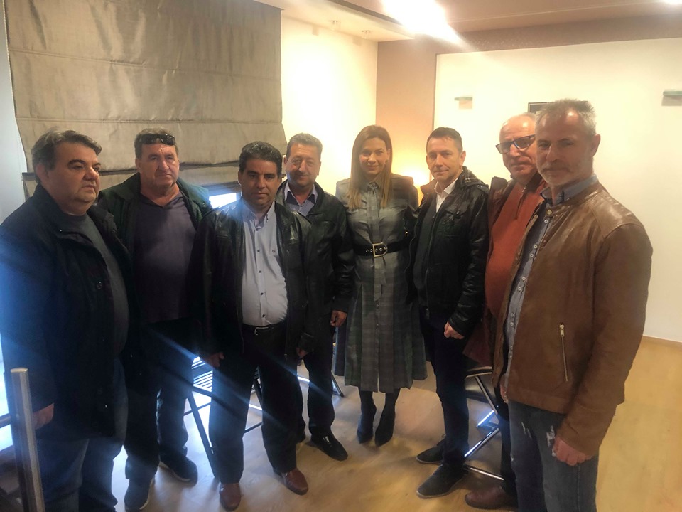 Πλήθος ευχών για την ονομαστική της εορτή δέχθηκε στο γραφείο της η Στέλλα Μπίζιου - Δείτε φωτογραφίες