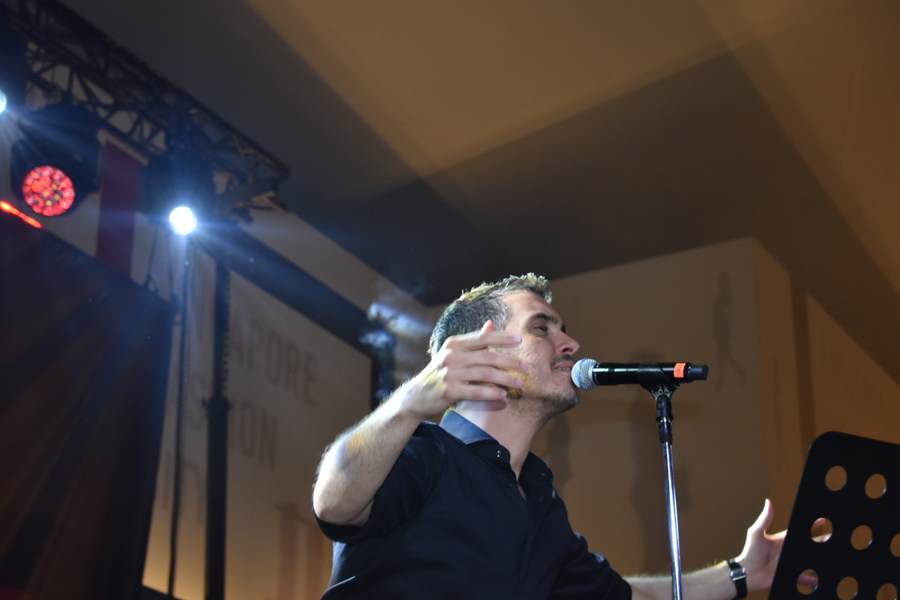 Το αδιαχώρητο στην συναυλία του Μιχάλη Χατζηγιάννη για το άναμμα του Χριστουγεννιάτικου Δέντρου και τα γενέθλια του Fashion City στη Λάρισα (φωτο – βίντεο)