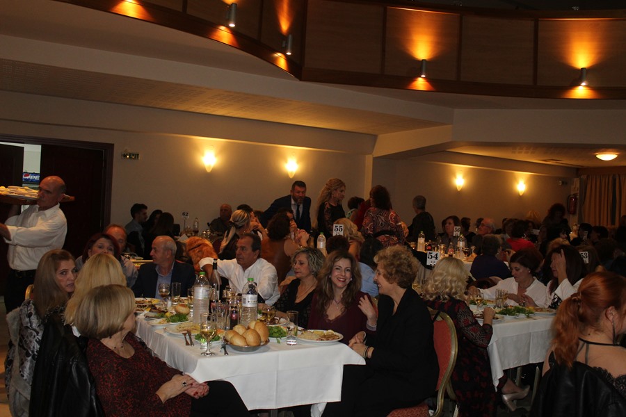 Παραδοσιακό γλέντι μέχρι... τελικής πτώσης με τις καλύτερες ορχήστρες της Ελλάδας διοργάνωσε το ΚΕΛΕ στη Λάρισα (φωτο - βίντεο)