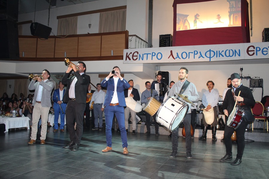 Παραδοσιακό γλέντι μέχρι... τελικής πτώσης με τις καλύτερες ορχήστρες της Ελλάδας διοργάνωσε το ΚΕΛΕ στη Λάρισα (φωτο - βίντεο)