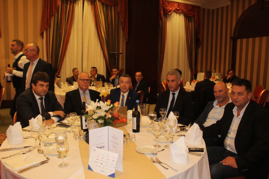 Δείτε πλούσιο φωτορεπορτάζ από το δείπνο του ΣΘΕΒ στη Λάρισα